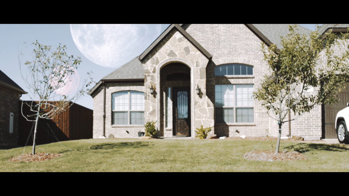 callmilestone's tweet photo. Forget the super moon. Did you see the double moon?!
Link in bio.
#MilestoneDFW #StarWars #TheForce #RogueOne #fixitwiththeforce https://t.co/qvXm63PK4i