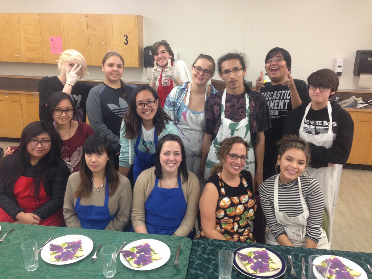 lesliesingerwpg's tweet photo. Another successful Elmwood Pulse project evening... such a wonderful night thanks to @eatMBpulses ! @ehsgiants   @WinnipegSD https://t.co/YZEPlQhRdJ