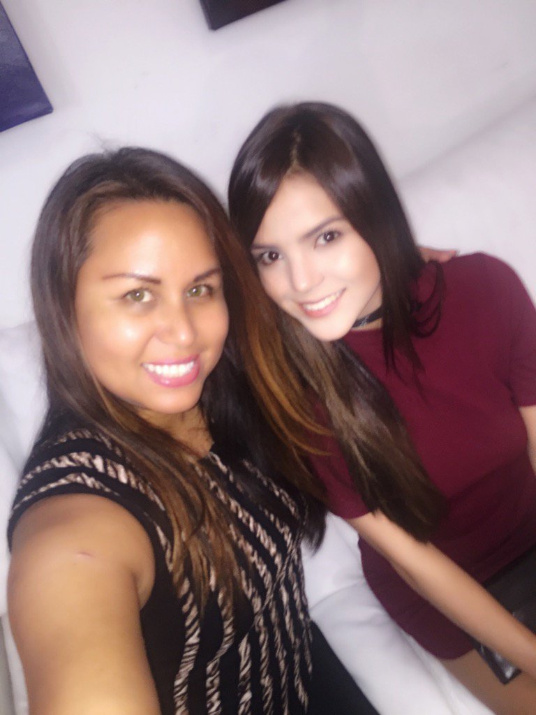 fabiolamalka's tweet photo. Con la bella @Isabelacvdo listas para @showbtv #ComingSoon #SSSHP #IsabelAcevedo https://t.co/4nmV5LUfhT
