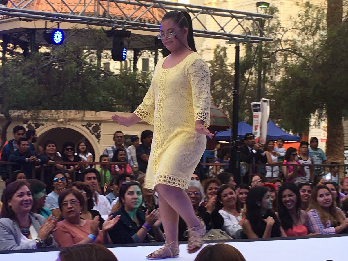 GOREAntofagasta's tweet photo. Y ya comenzamos!!! Pasarela Inclusiva, aquí en Plaza Colón #Antofagasta https://t.co/yteLaCx6KI