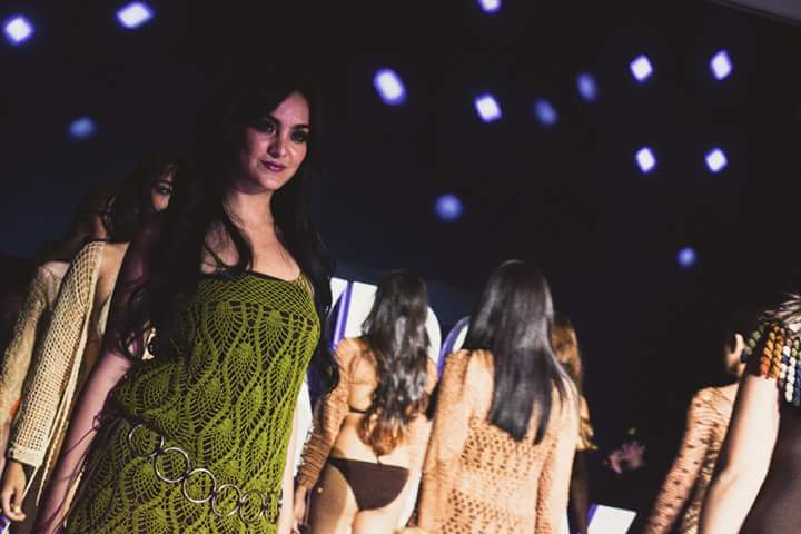 EXPOTRENDY's tweet photo. Momentos #ET2016 @OzunaDeborah de @MISSEARTHCHIS en la #quintaedicion #pasarela @PatriciasDesign #crochet @sofiaquino_agen @chofaquino https://t.co/heqSb9budg