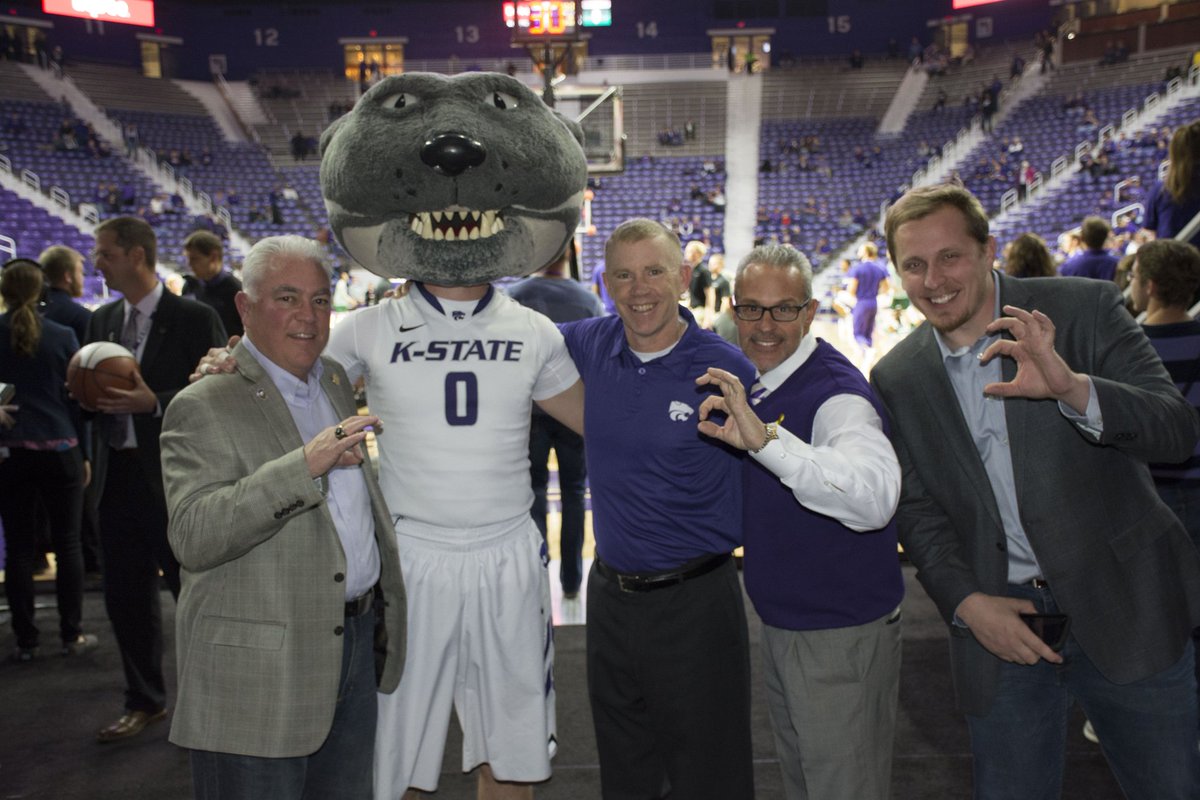 ksumilaffairs's tweet photo. Honoring BG Frank and the U.S. Army' s 1st Infantry Division at Kansas State University Men' s Basketball Game last night... https://t.co/97K2dkruC5