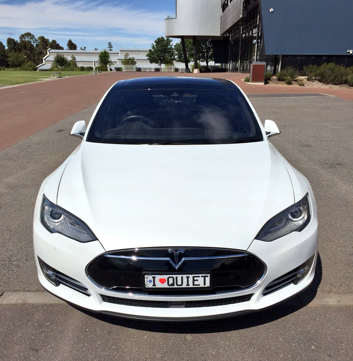 MYOB's tweet image. The future is here. Great to see @TeslaMotors represented at #FutureAssembly @futureassembly #tesla 👌🏼🚗✔️