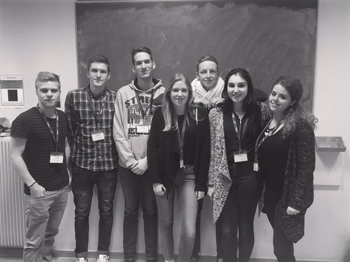 GravityCode2016's tweet image. L'équipe au complet! Ca fait tellement de bien d'être entouré de personnes comme eux 🚀❤️ #teamrocket