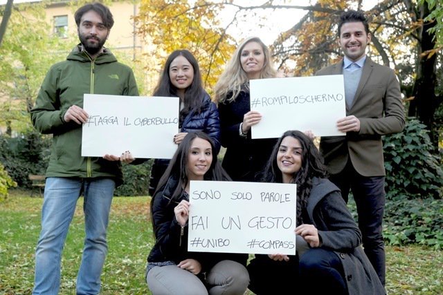 mktsociale's tweet photo. #MarketingSociale sul cyberbullismo. Nell'obiettivo: ragazzi dai 14 /19 anni - #MKTS2016 #SocMar @compassunibo https://t.co/Pu4e95kUQH https://t.co/3OdhmcY4xv