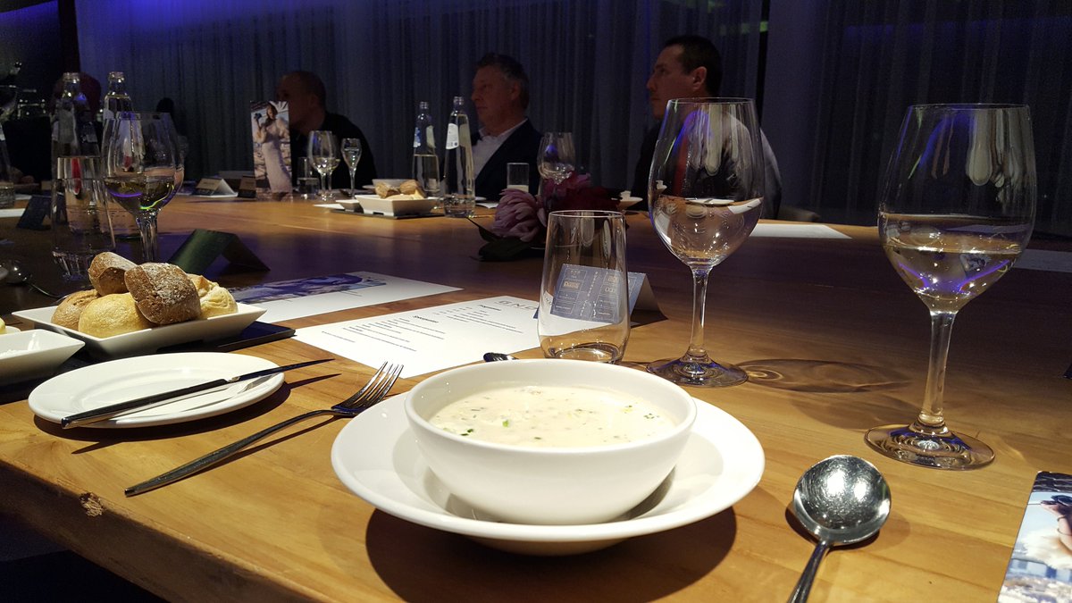 Top avond gehad op de 41e verdieping van <a href="/ThePenthouseNL/">Penthouse Restaurant</a> tijdens de Business Class Dinner van <a href="/GNO_NETWERK/">GNO - Global Network</a> #netwerken#businessevents