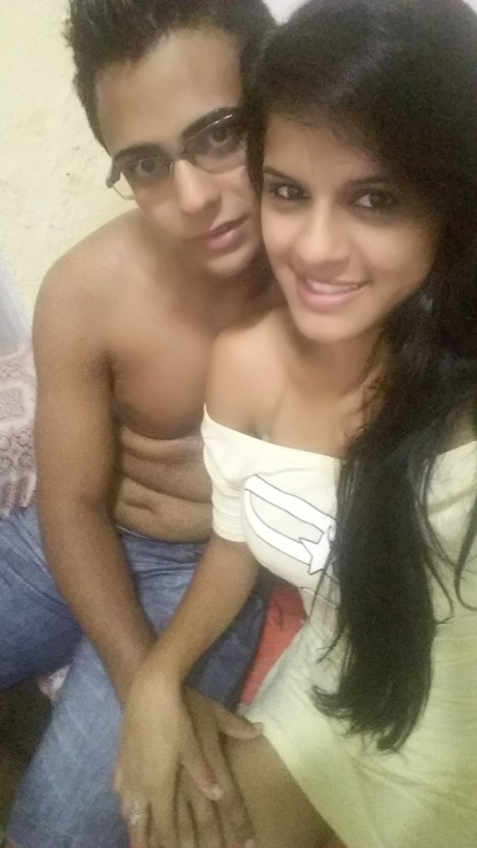 samara_soares1's tweet photo. Não existe sensação melhor do que saber que alguém se importa com você...👫💏❤🍃
#Môzão👫❤ https://t.co/B77By16PWZ