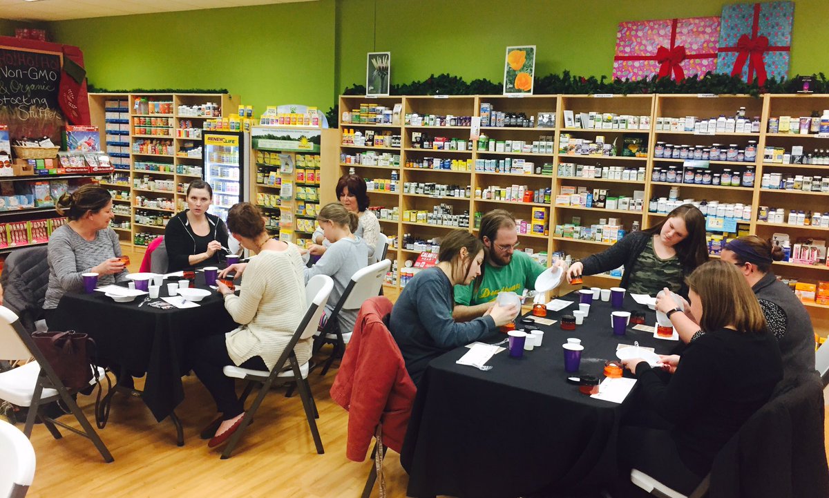 Wholi_Moli's tweet photo. Essential Oils Make-N-Take class is going strong! Haven't signed up? Give us a call, we have 2 classes on Saturday, 9am &amp; 6pm! https://t.co/zvEUX9Fwn5