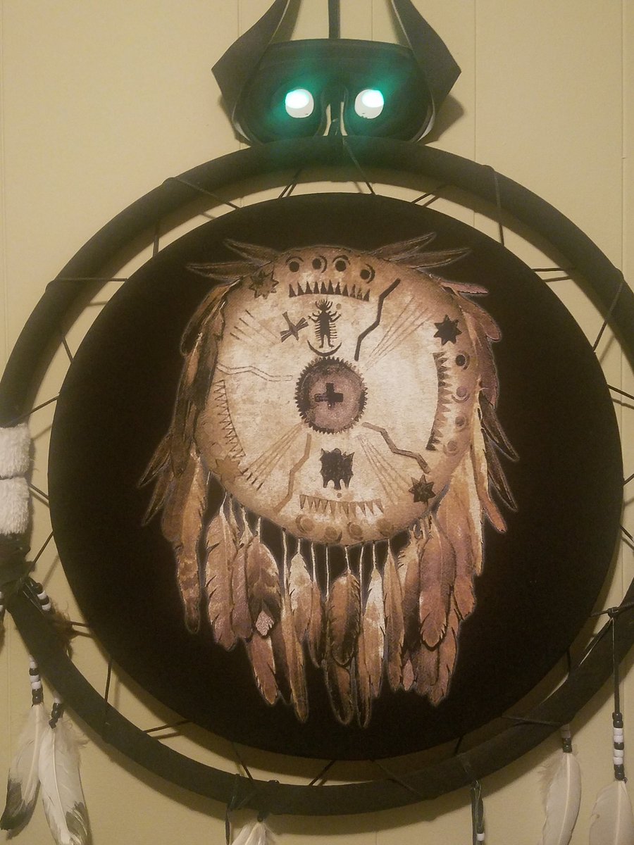 Patrickmind's tweet image. One keeps the bad dreams out the other keeps #retinopathy eye injections and lasers out. Vision loss is not a dream. @noctura400 #diabetes