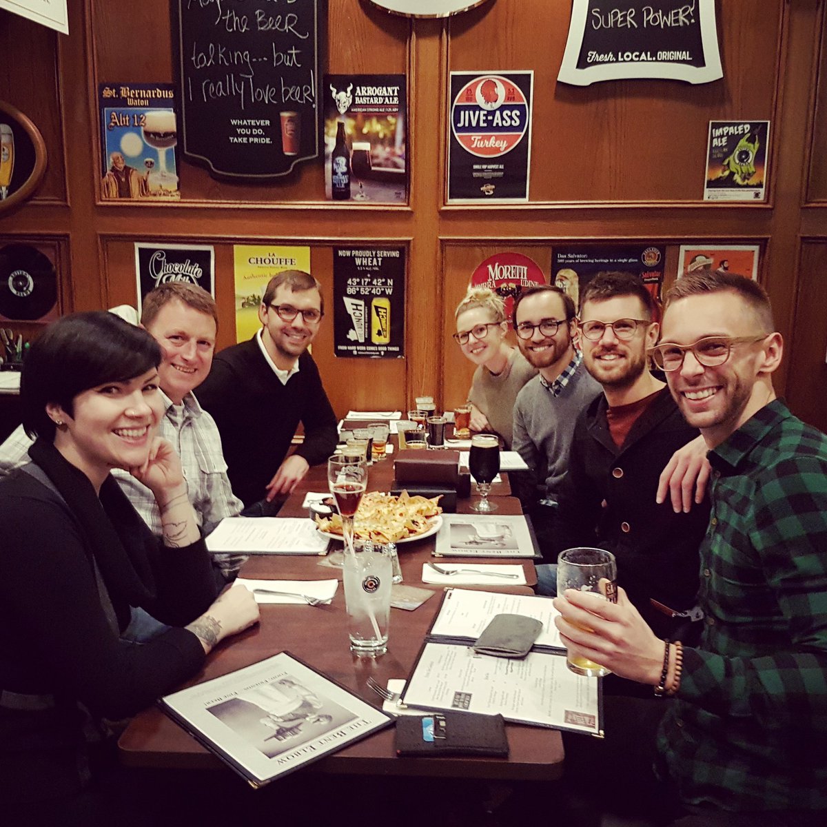 insightpulse's tweet photo. Drinks and dinner tonight with @rolf_spectacles at the Bent Elbow. #kwawesome #wrtalk #rolf #rolfeyewear #bentelbow #beer https://t.co/laroDzsgFQ