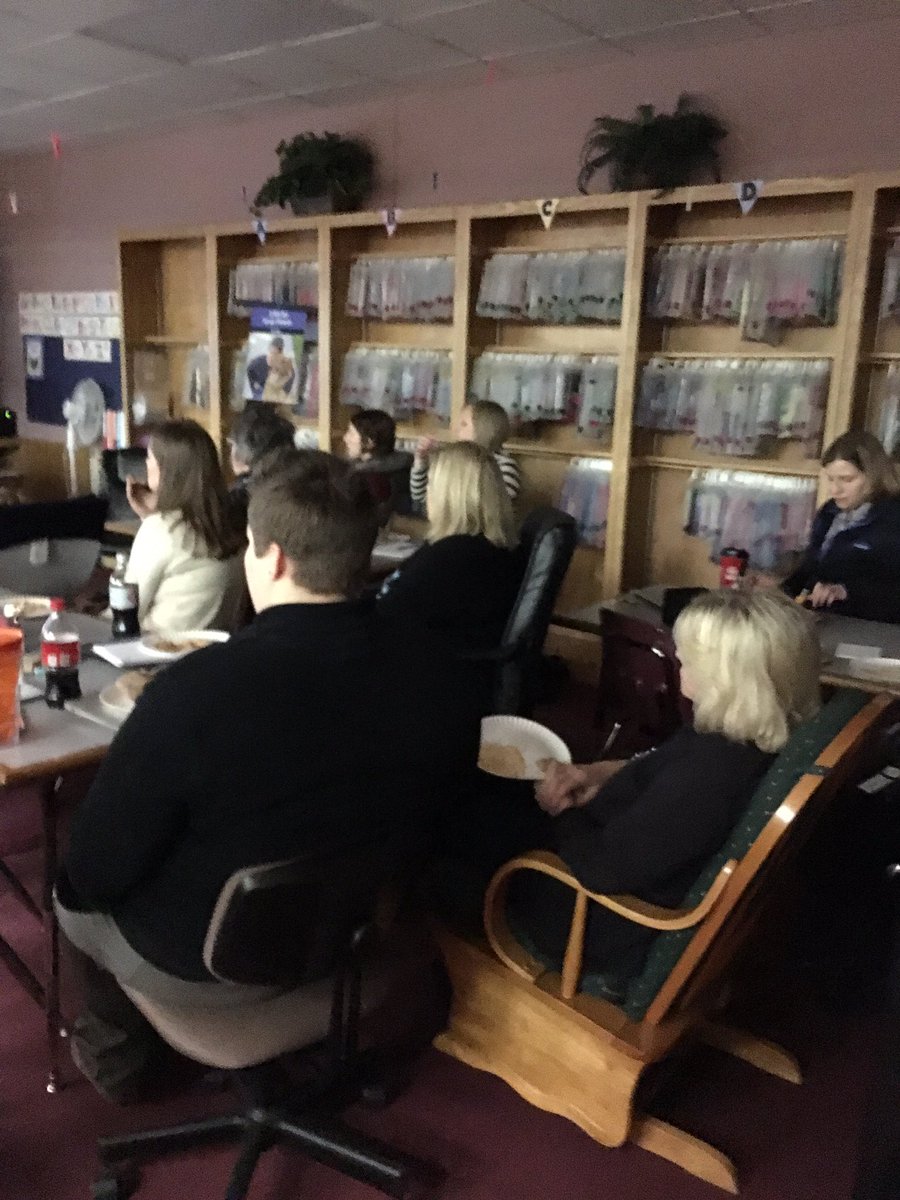 pamelacarlsongf's tweet photo. After hours PD -  Paper Tigers: Learning about Ss, trauma &amp; power of bldg positive relationships. Thanks Pamela E @llring207 #centurygf https://t.co/tf39MmRpz4