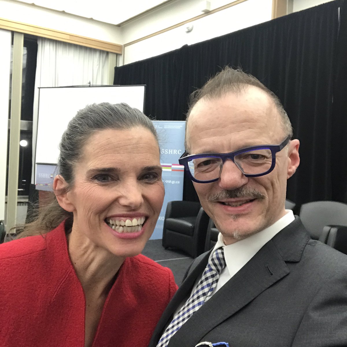 Pleasure to meet CDN #Science Minister Hon. Kristy Duncan discussing increased funding, data, women’s involvement <a href="/SSHRC_CRSH/">SSHRC</a> <a href="/ScienceMin/">Minister of Science</a>