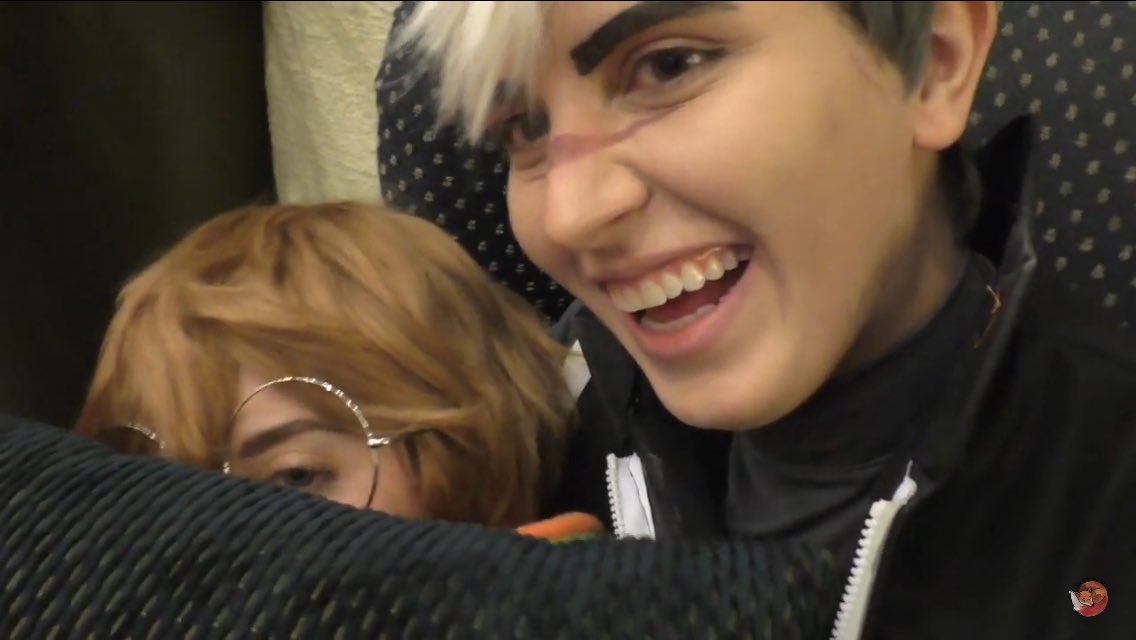 I think I've finally figured out my favorite <a href="/TheAlchemicFox/">🦊 Fox 🦊</a> and @cosplayaway moment... they're too cute😂💕