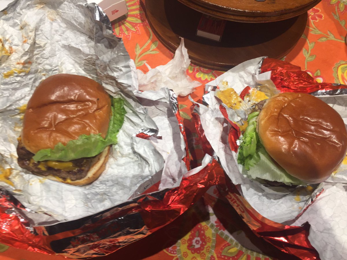 thesuppbouncer's tweet photo. Y'all thought I was kidding. Pound and a half of beef does the body good. #extrabeef https://t.co/ZKjWN6PUjt