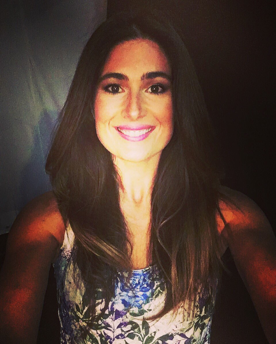 Grabando #donnamoda con la reina! <a href="/fabitaaraujo/">Fabiana Araujo 🆗</a> de vuelta! ✨ #model #tv #modaargentina
