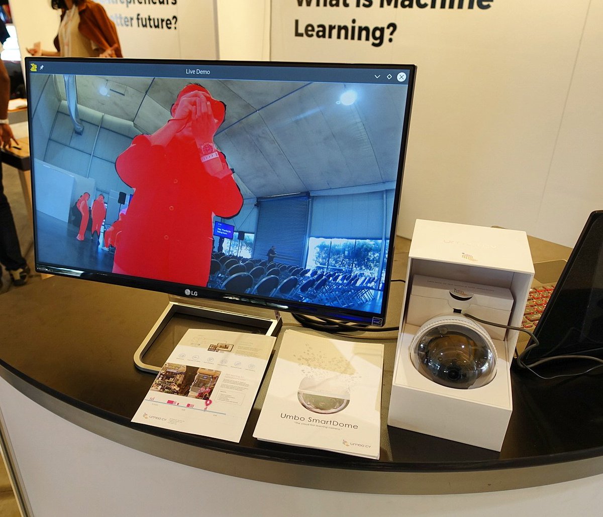 MYOB's tweet image. Taking an 'Umbo SmartDome' #Selfie here at #FutureAssembly @futureassembly 
This is a cloud-first learning camera.. 📷☁