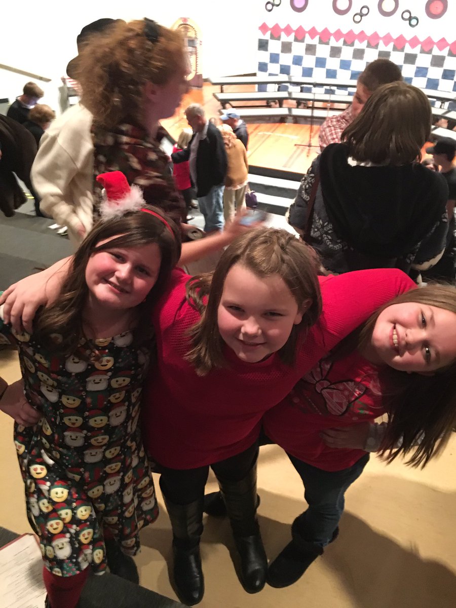 stroupetroupe's tweet photo. Jingle Bell Jukebox! #desjbjb #blueeyedgirls https://t.co/8QEuYHl8RA