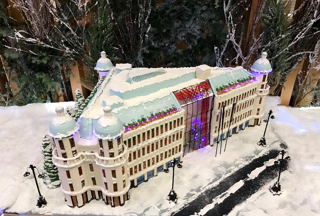 Elegateau's tweet image. Our gingerbread building all finished and safely delivered...😜😜