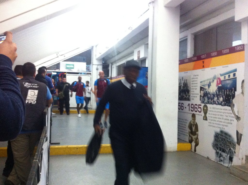 FutbolCR's tweet image. #clasicocr #SAPvLDA 
Llegada del @SaprissaOficial al Estadio Ricardo Saprissa