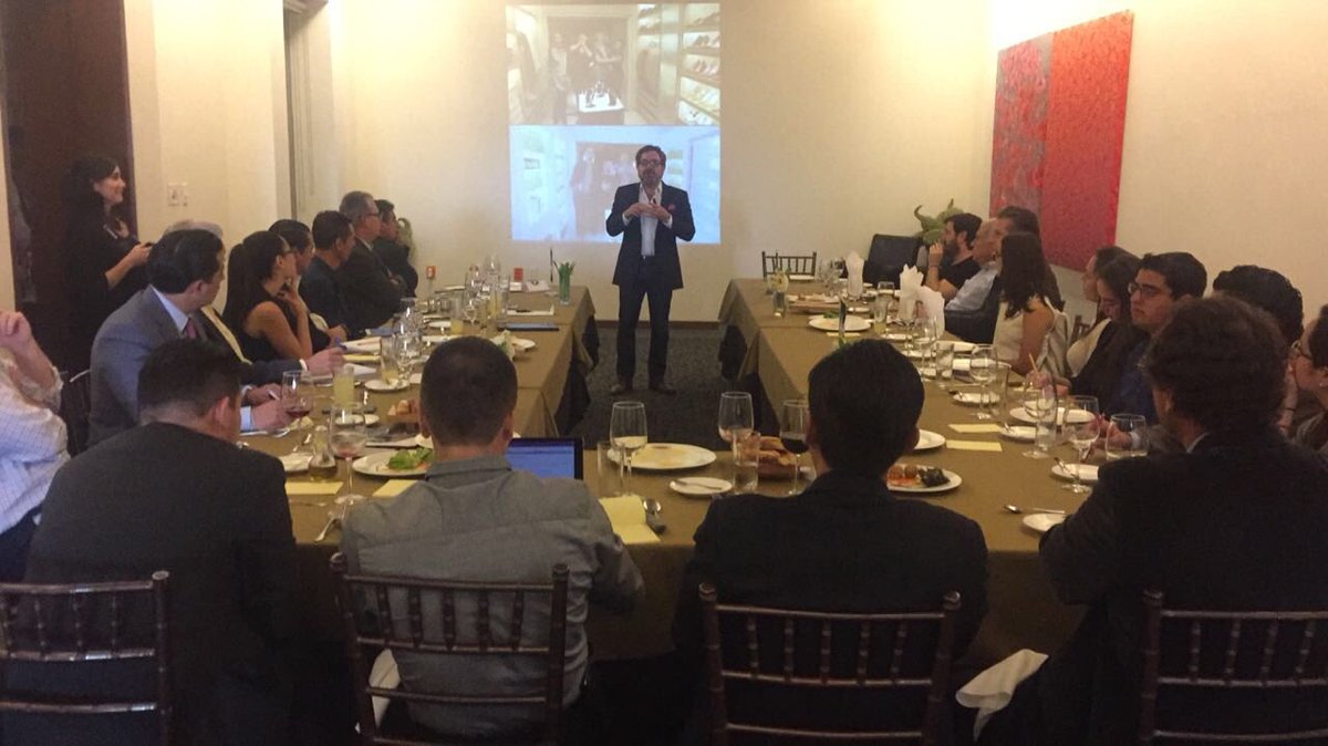 ilucateroc's tweet image. Muchas gracias a @eduardo_caccia por su #extraordinaria presentación con empresarios de León de #TecBeyond @TECCampus_Leon