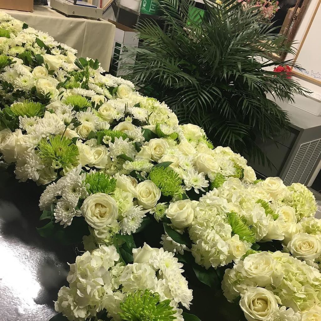 TeamSusanMurray's tweet image. Florals are always a great giveaway!