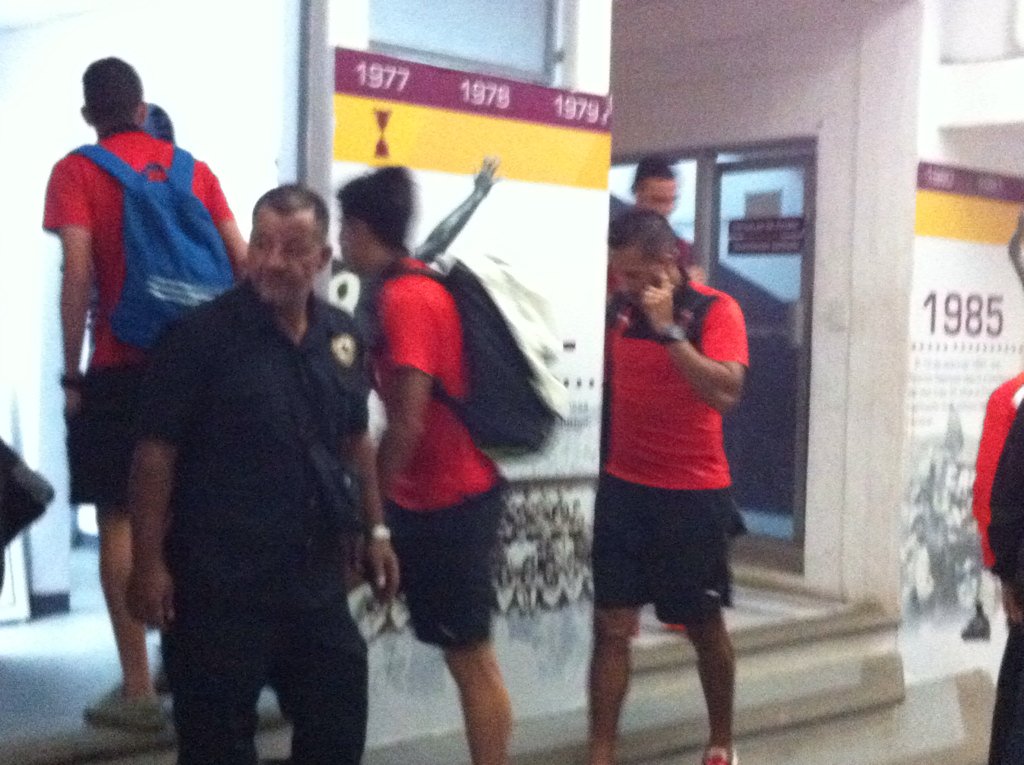 FutbolCR's tweet image. #ClasicoCR #SAPvLDA 
Llegada de @ldacr al Estadio Ricardo Saprissa fue a las 6:45