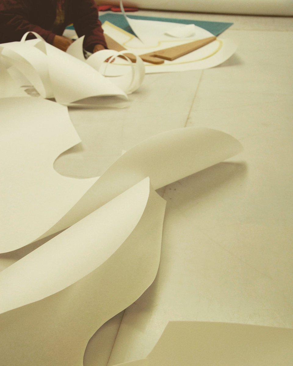 SatelightDesign's tweet image. Friday Production in full swing. #norestforthewicked #handcut #cuttingpattern #lights #lampshade #madeinaustralia