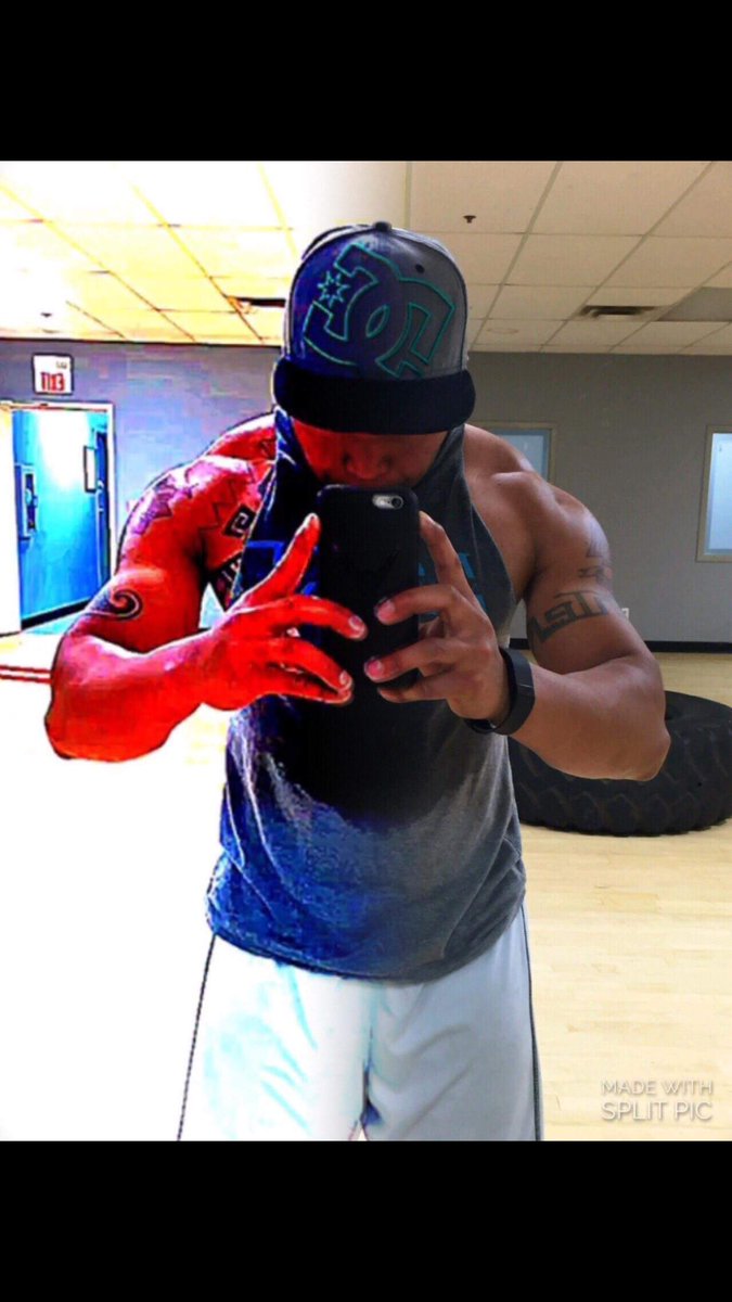 ranVasofsky's tweet image. #hardworkpaysoff #dc #splitimage #tats #sweat #teamv