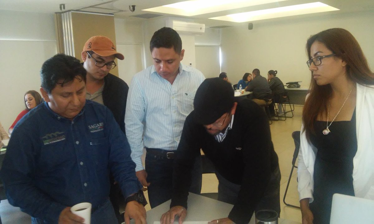 angelmeva1's tweet photo. CeirUMSNH Seguimiento de las politicas y gestión de conocimiento en el sector rural en México @ppcalzada @GGroxanaaguirre @MateoaguirreSag https://t.co/OaZCpdgdMP