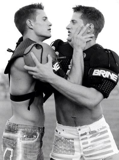 bhmpr's tweet image. Carlson Twins
Kyle &amp;amp;amp; Lane
アメリカ出身の双子モデル。