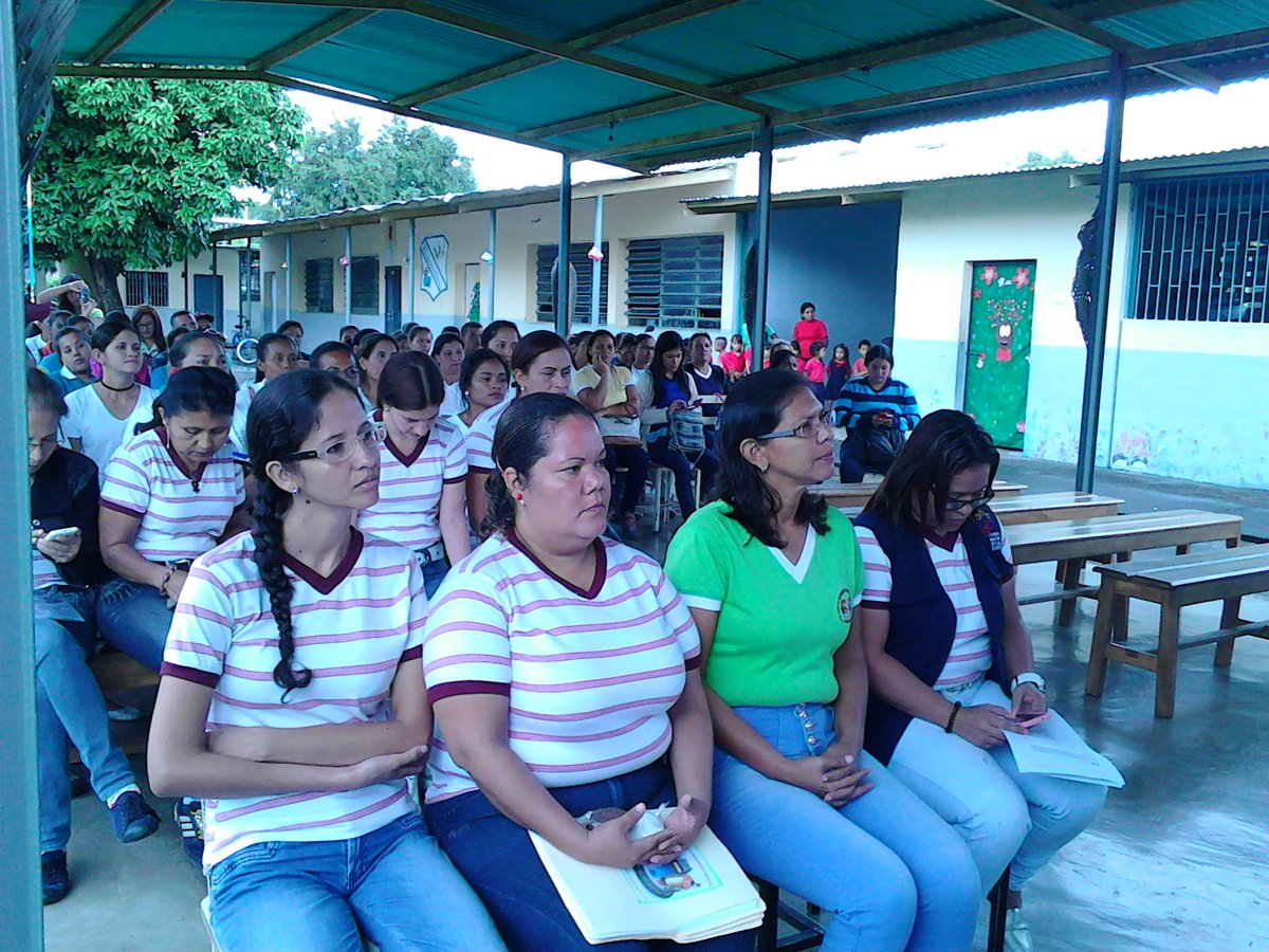 eddiejmogollon's tweet photo. Congreso pedagógico circuital Agua Blanca @rodulfohumberto @azulceleste75 @ZEPortuguesa https://t.co/q9VihHLQd8
