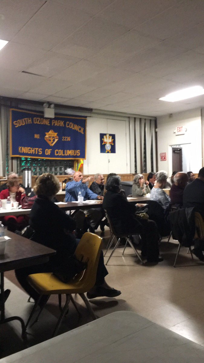 HBLCIVIC's tweet image. #communityboard10  meeting discussing #communityissues #TrueCommunityPartners  @eric_ulrich @VoteStacey23 @ORiled_Up @NYPD106Pct