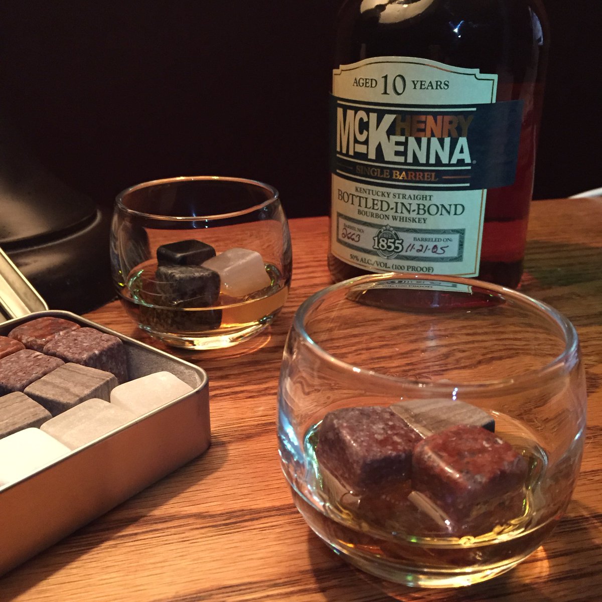 WhiskeyAndAxe's tweet photo. Tonight we've Henry McKenna 10 year Single Barrel #Bourbon. Packs a tasty punch. And yeah, those are sexy ass #whiskeystones #daveapproved https://t.co/ZDdFStHBmI