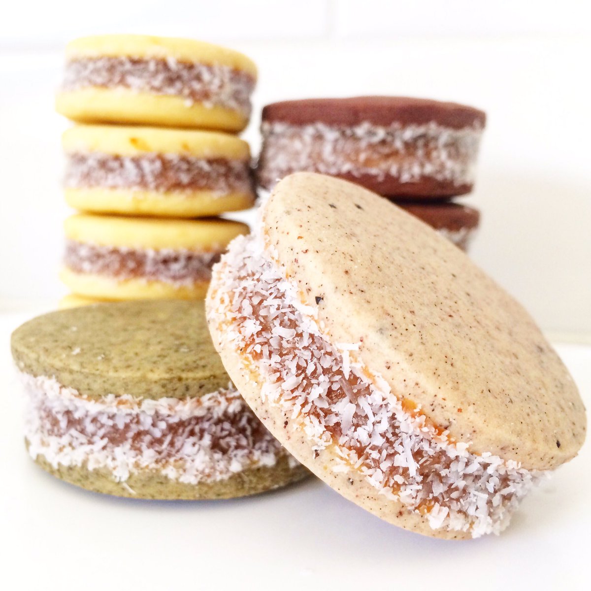 Hey summer, you smell divine 😍 Fragrant &amp; delicious #alfamores any time of the day! Share the #ediblelove this Xmas goo.gl/Jp1vxc