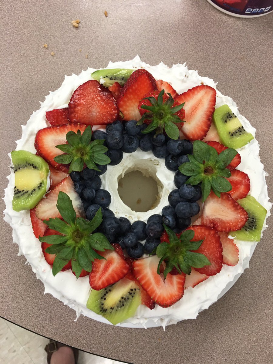 RVfacs's tweet photo. What goes better with angel food cake than a little decorating competition?! 😏🍓🍒🍰 https://t.co/0LTwVPniYN