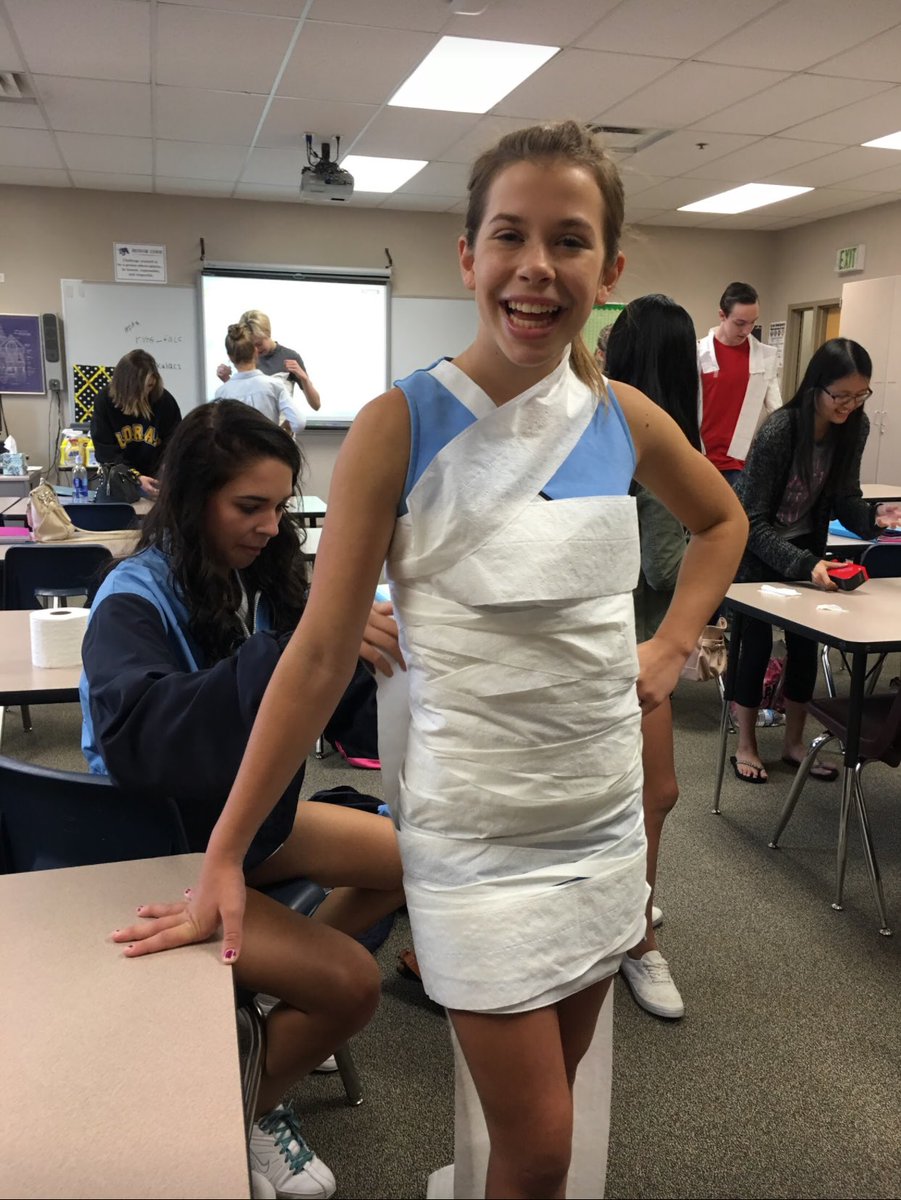 RVfacs's tweet photo. Fashion students were challenged to use toilet paper to create an outfit for our own runway fashion show 😍#fashion #rvfacs #becreative https://t.co/NeXfURc9oP