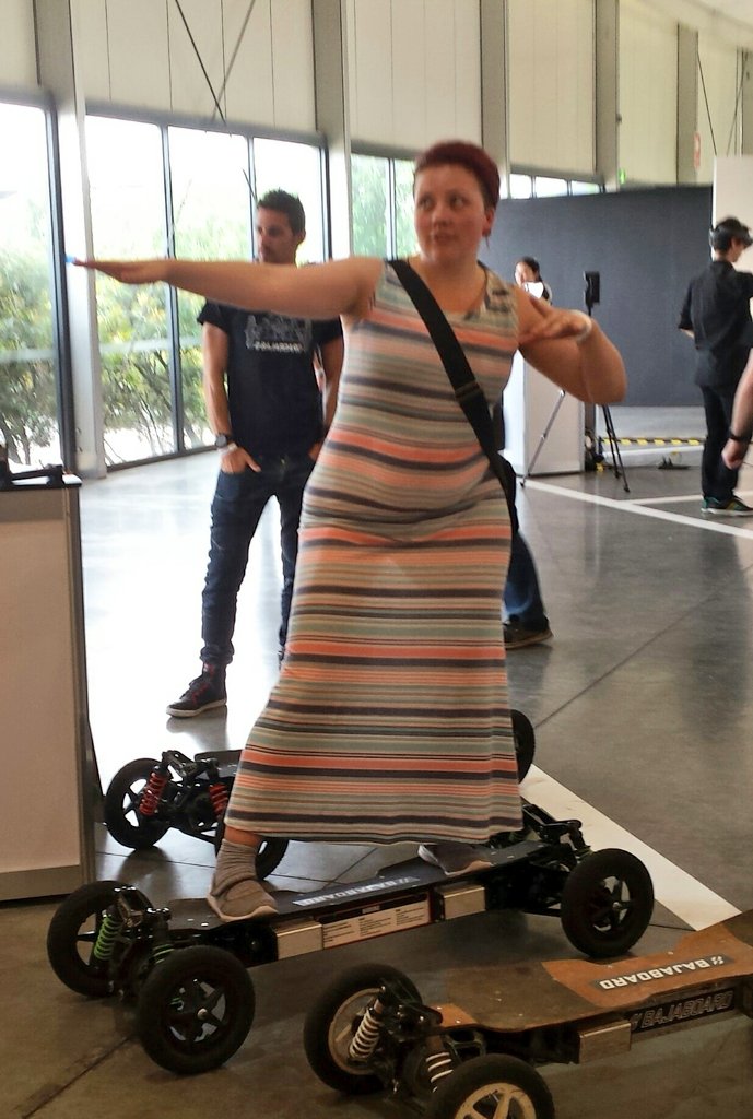 SophiaFrentz's tweet image. Doing some sick grinds on a @BajaBoard at #futureassembly #fa16