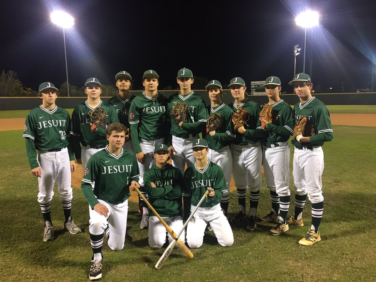 ignatian_nation's tweet photo. Prospective families, stop by the baseball field tonight to see some major dingers and bat flips! #sjopenhouse #WeAreSJ https://t.co/yOZrCf9tWg