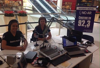 Tieline's tweet photo. #CruzeiroFM, Sorocaba, SP - Brasil Ação externa, programação ao vivo com Estúdio Móvel. #CommanderG3 #Tieline #GoLive #IPcodec #endirecto https://t.co/cmfLujbByR