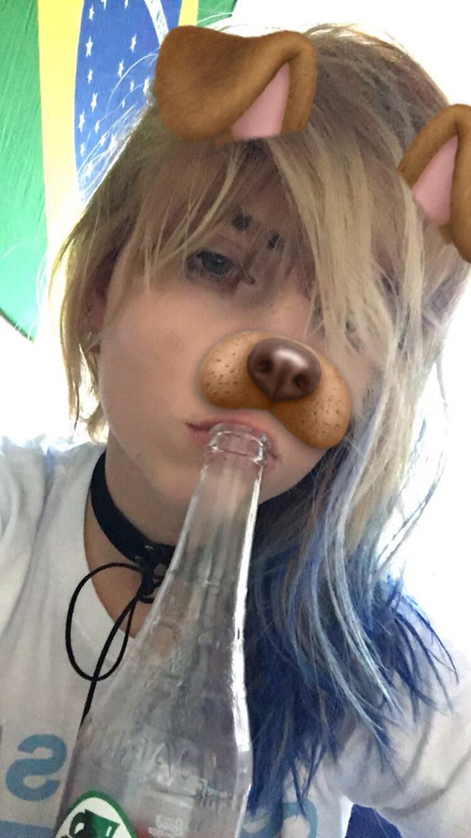 Zamngrier's tweet photo. Quero ter cabelo azul de vdd af https://t.co/XHjbNoBiWT