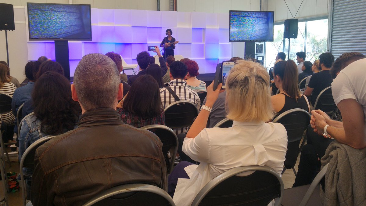 givegetlife's tweet image. Singing about how #technology is democratizing our world. #futureassembly