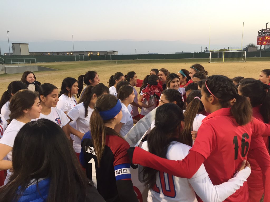 FirebaughHS's tweet image. Thank you to the Fowler Red Cats who took a moment to come together before the game to remember Dayla. Thank you for your show of support.