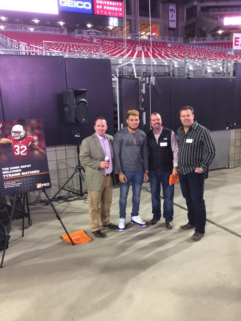 Honey Badger don't care!  Thanks for attending Tyrann Mathieu! #HomeDepot #letsdothis <a href="/BrockDarby1/">@BrockDarby</a> @jrieves