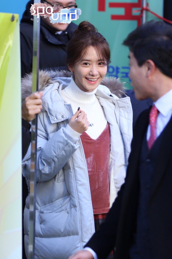 [PIC][02-12-2016]YoonA tham dự sự kiện Fansign "Love & Thanks Festival!" của thương hiệu H:CONNECT tại Gangnam Flagship Store vào chiều nay - Page 2 Cyp0rsTVQAA3csJ