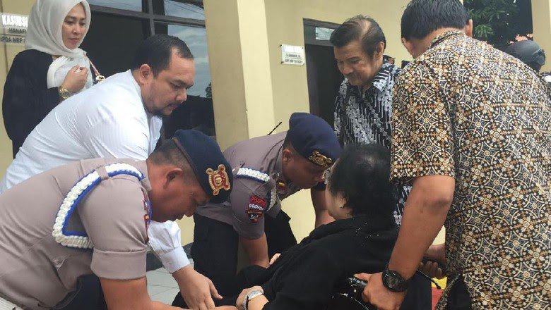 lensamassa's tweet photo. Ahmad Dhani Cs Ditangkap, Polri: Ini Berkaitan Pemufakatan Jahat https://t.co/yUeMJC1ite https://t.co/cCo7StKoCJ