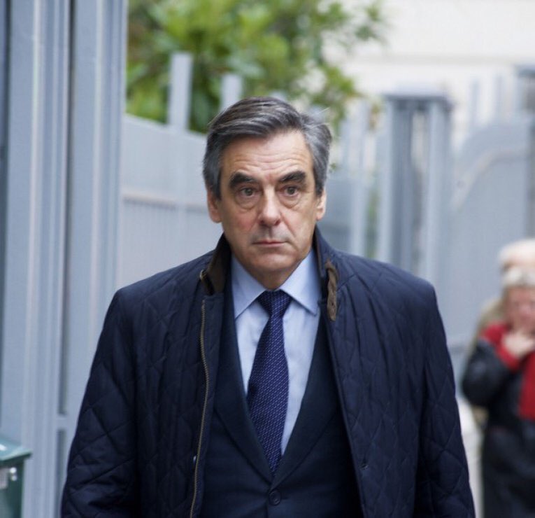 Cl_Worlds's tweet photo. C.#DeGaulle avait raison: "Les Français sont des veaux"! Mots prononcés en Juin 1940 à l'adresse des capitulards. #FillonNonMerci 👊🏼👊🏼👊🏼 https://t.co/aff39alj8q