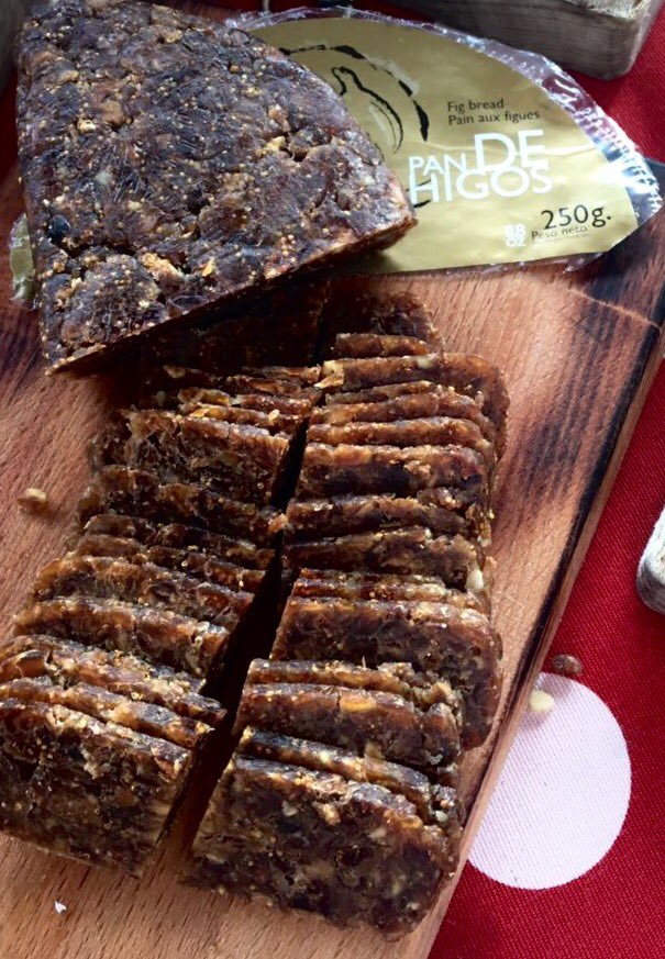 olmedaorigenes's tweet image. Fig bread #figbread from @olmedaorigenes perfect for cheese plates and Christmas season