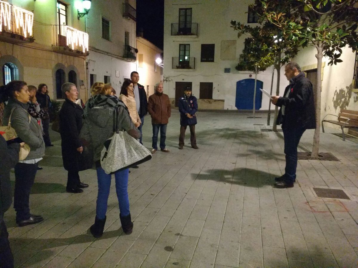 ajcubelles's tweet photo. El regidor de Salut, Josep Ma Hugué @OlHugu, convidat per Cubelles Som Tots a llegir el manifest del #DiaMundialdelaLluitacontralaSIDA https://t.co/GU8JJFCYbG