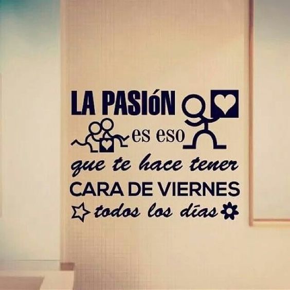 ¿Con qué cara nos hemos levantado hoy?
Pues sí... es #Viernes. 
Os esperamos como siempre en <a href="/RehiletesCafe/">Rehiletes Café</a> 
<a href="/casillasdrc/">Davyd's</a> 
#cafe #bar #tapas