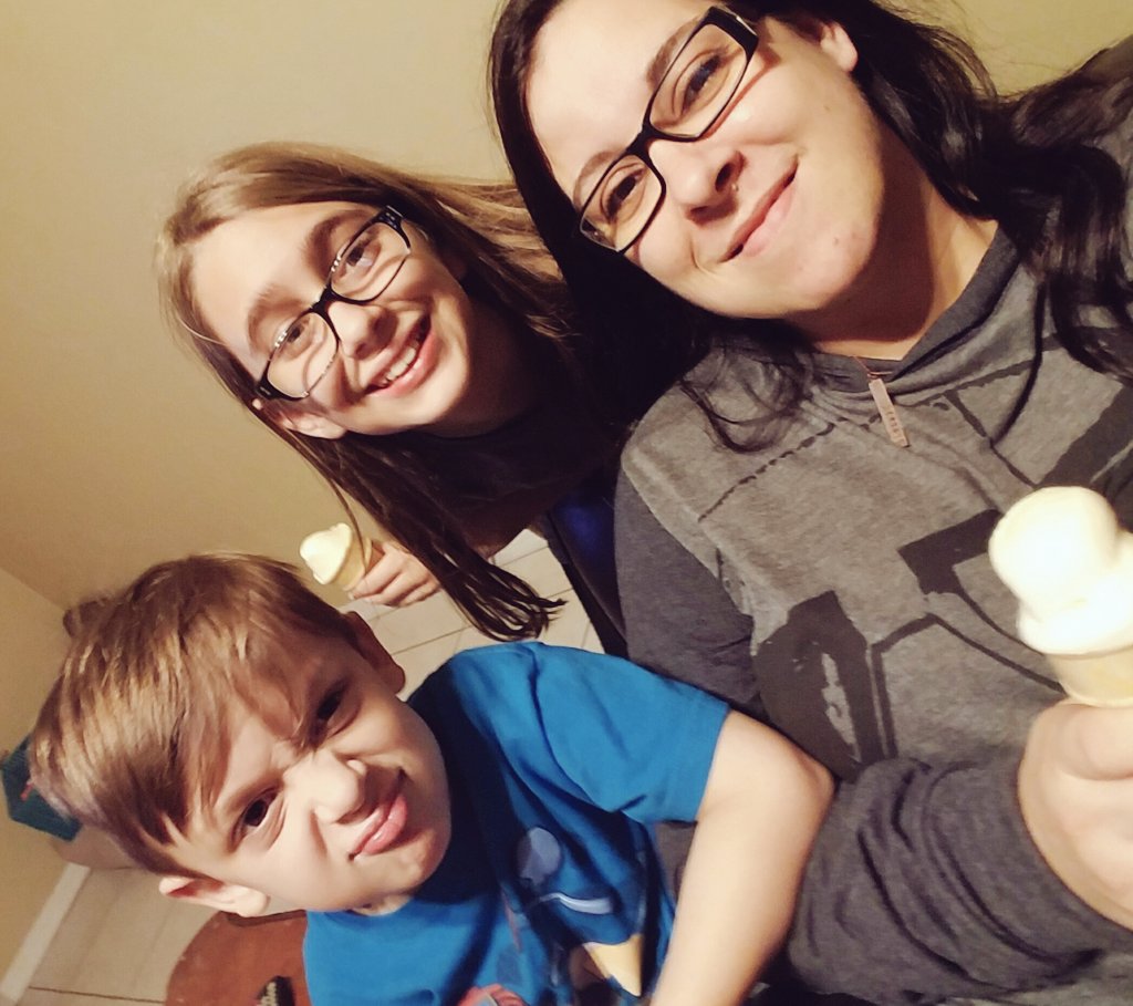 rogue2128's tweet photo. Finishing our #SheLovesMeLive date appropriately: with vanilla ice cream 😊Thank you @BroadwayHD for a memorable night out with my kiddos ❤ https://t.co/ju3Enn45Jr